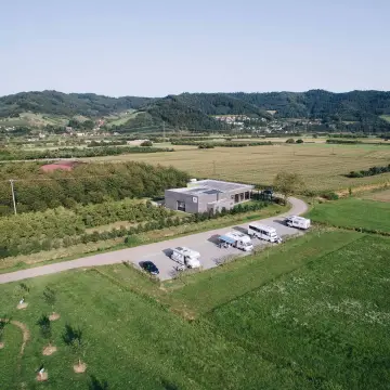 Wohnmobilstellplatz - Brennerei & Weingut Wild