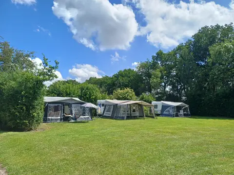Camping De Bosfluiter