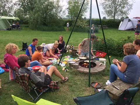 Natuurkampeerterrein De Maasakker