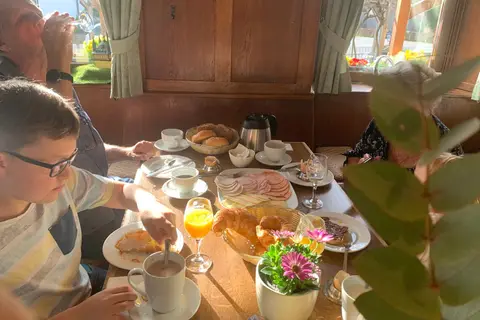 Reisemobilstellplatz - Weingut-Gasthaus "Zur Bretzel"