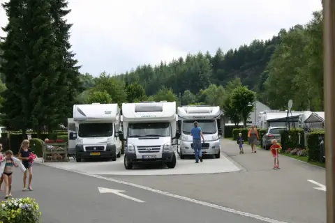 Camperpark Um Deich - Vianden