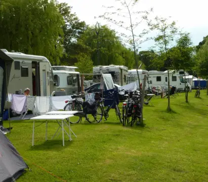 Camperpark Um Deich - Vianden