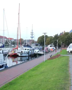 Wohnmobilstellplatz Friesentherme Emden