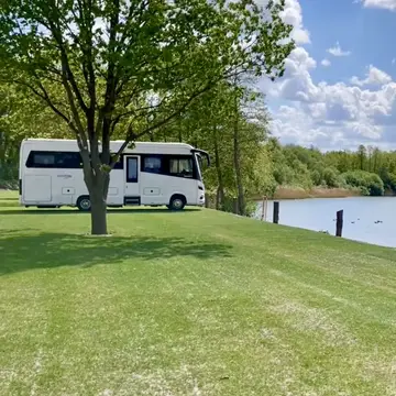 Wohnmobilcamp Småland am Harkebrügger See