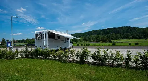 Stellplatz Hipodrom Holoubek