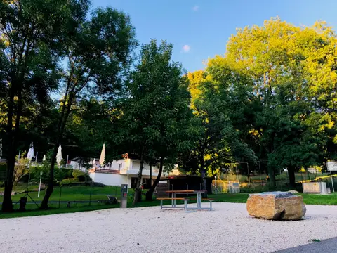 Wohnmobilstellplatz Waldfreibad Eningen