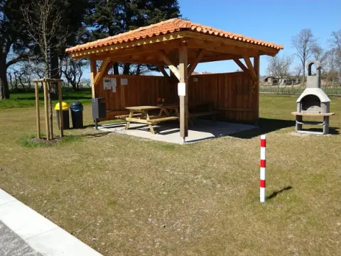 Wohnmobilstellplatz "Alte Oberförsterei" Ottenstein