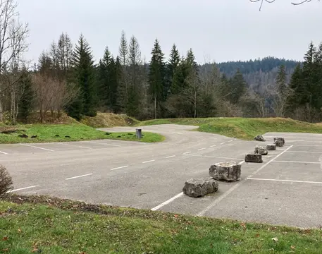 Aire de stationnement - Château de Joux