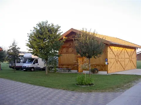Wohnmobilstellplatz am Schneiderhof Petting