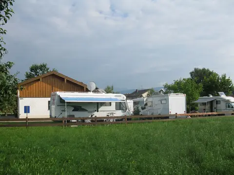 Wohnmobilstellplatz am Schneiderhof Petting