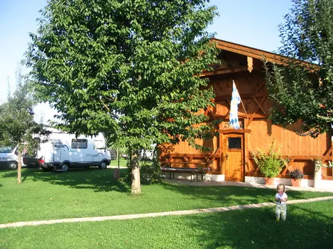 Wohnmobilstellplatz am Schneiderhof Petting