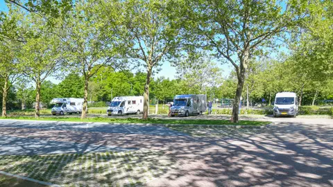 Camperplaats Zwembad Meekenesch