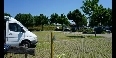 Parkplatz Friedhof V.-Burkheim