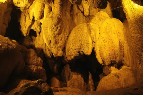 Camping Grotte di Rescia