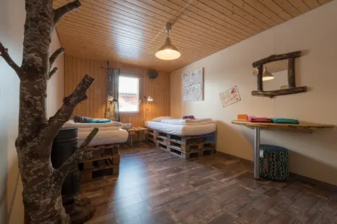 Forest-Lodge