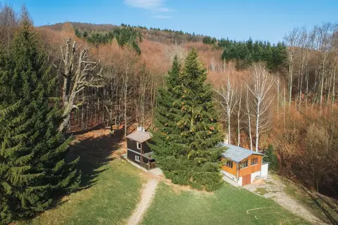 Táborová Základna Pod Širokým Dubem