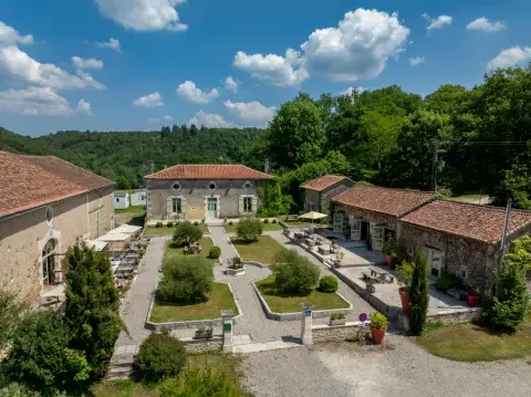 Camping Les Gorges du Chambon Ciela Village