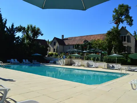 Château de Lacomté Camping