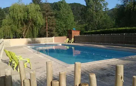 Camping Les Berges du Doux