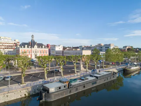 Aire de services pour camping-cars (Génelard)