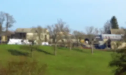 La ferme du Gazenas - Aire de camping cars