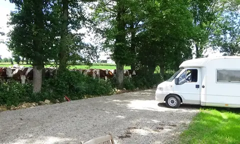 La ferme du Gazenas - Aire de camping cars