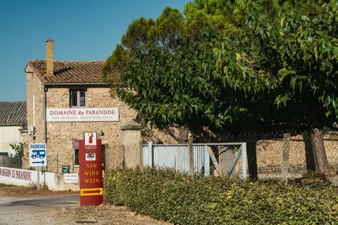 Aire de stationnement camping-cars Domaine le Parandou