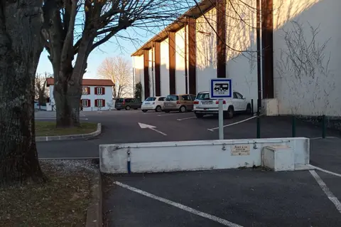 Aire de stationnement de Saint-Palais