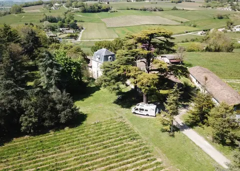 Aire de camping-car Château Cassagne Haut-Canon