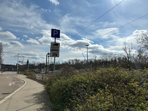 Stellplatz an der Stadtschleuse Halle