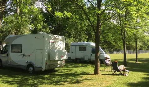 Aire Camping-Car Park Villefranche-sur-Saône, Beaujolais