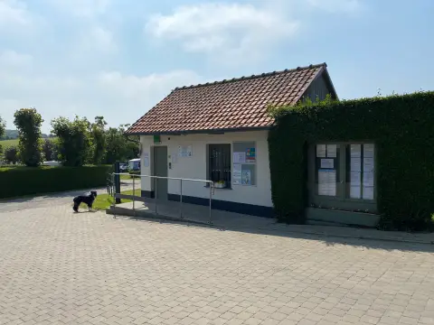 Les Épinettes