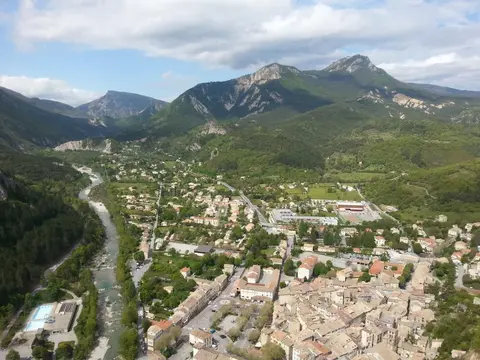 Aire camping-cars La Boudousque - Castellane