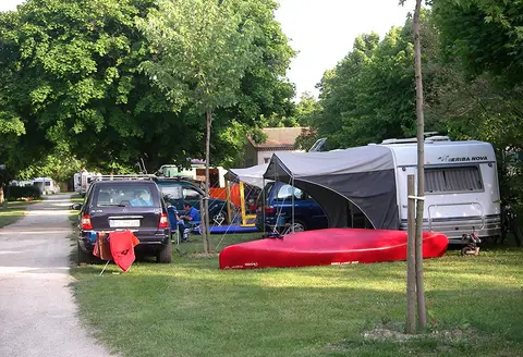 Les Clorinthes Camping Club