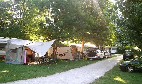 Les Clorinthes Camping Club