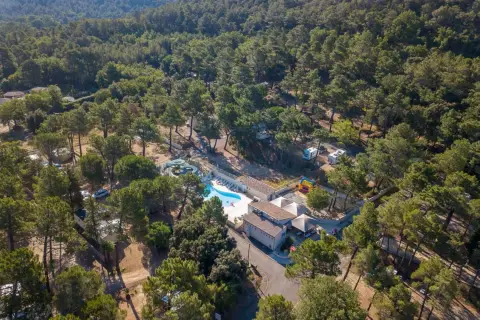 Camping La Pinède