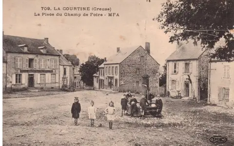 Aire de camping cars La Courtine