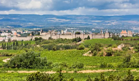 Aire de camping-car de Cazilhac, cité de Carcassonne