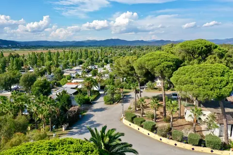Les Pins Maritimes