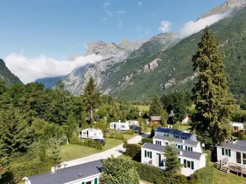 Camping Le Château de Rochetaillée