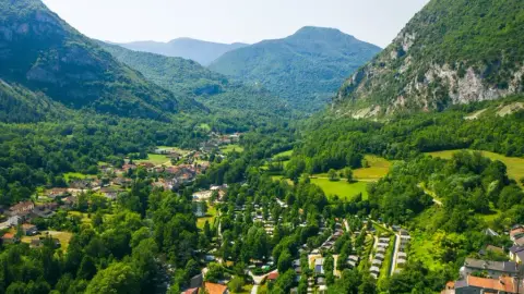 Camping des Grottes