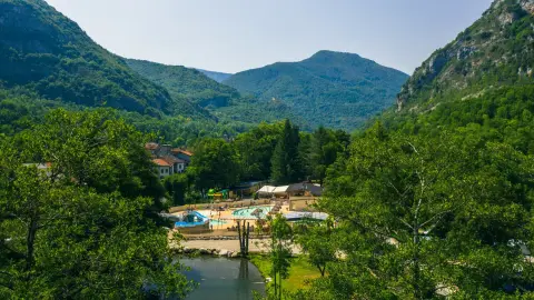 Camping des Grottes