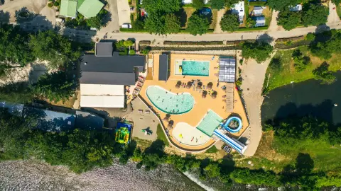 Camping des Grottes