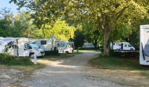 Camping les Vernes - La Roche de Glun