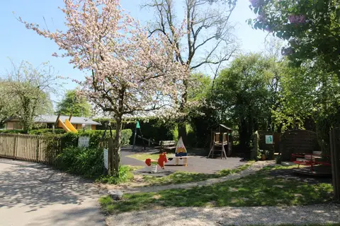 Camping Pommiers des Trois Pays ****