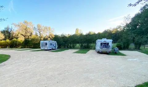 Aire Camping-Car Park de Guesnes