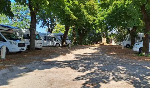 Camping-Car Park Martel