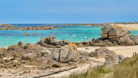 Aire de Camping-Car Plage de Meneham Finistère nord