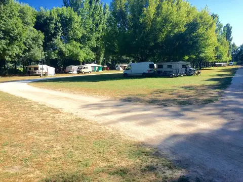 Camping Municipal La Fontaine du Pré Saint-Jean