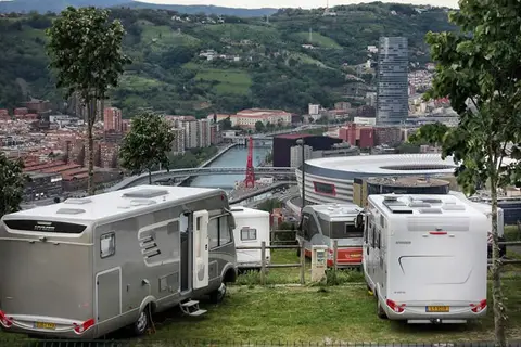 Área de autocaravanas en Bilbao Hostel